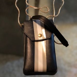 India Hicks “Graphicks” smartphone case!